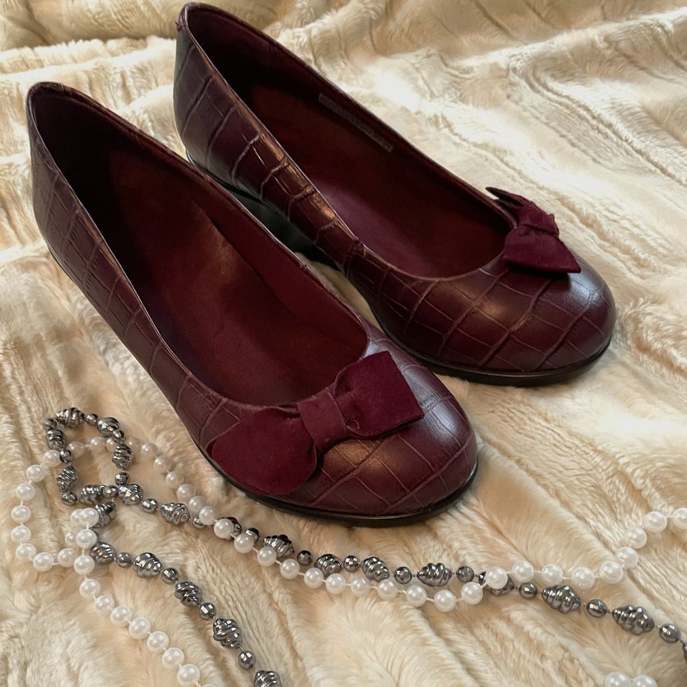 Burgundy Vionic Pumps Wide Fit
